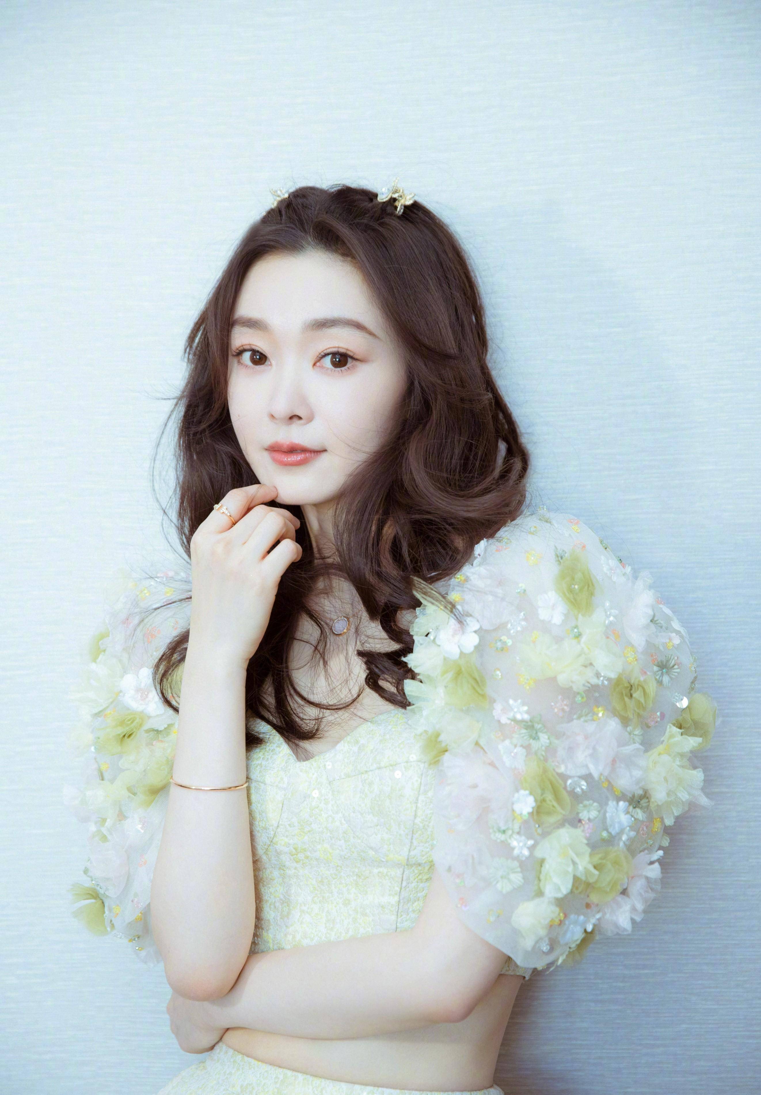 宋轶的"蚂蚁腰"好惹眼,可爱性感,造型美出高级感_连衣裙_粉色_公主