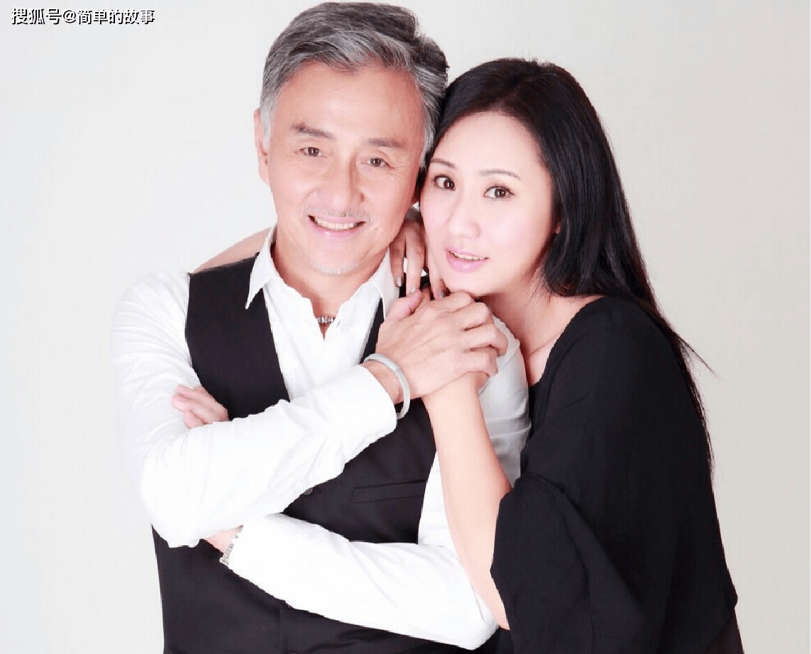 知名老戏骨戏里又坏又狠,戏外痴情 一生只爱老婆,儿子长得很帅_吴岱融