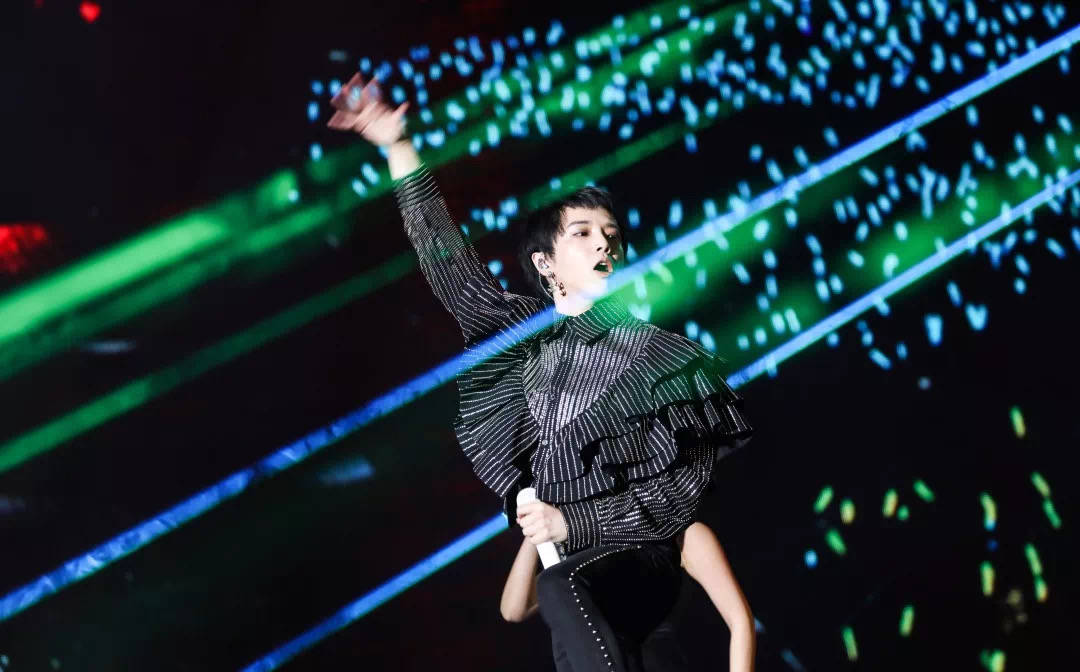 2023华晨宇演唱会发布北京站海报 二征鸟巢重磅回归点燃火星热潮_音乐