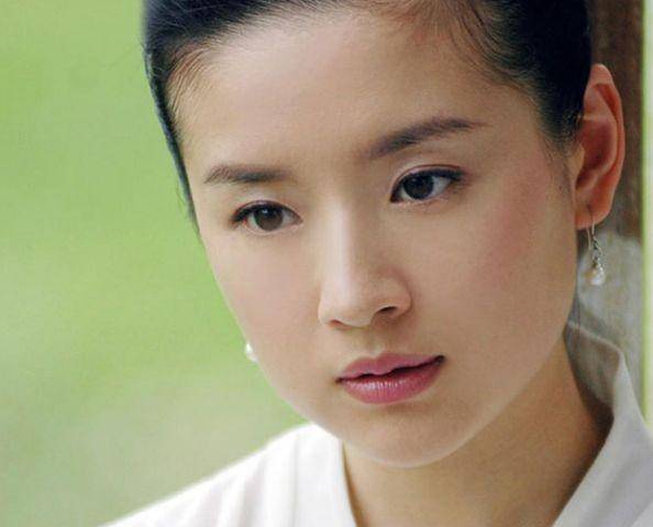 张艺谋捧红的八大女性,有一位自己当了导演,最后一位成为了影后