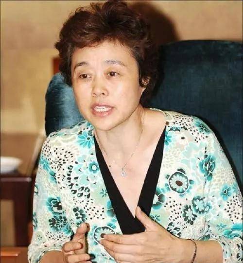 "神二传"孙晋芳:和郎平闹矛盾,被教练要求做检讨,今换血续命_排球