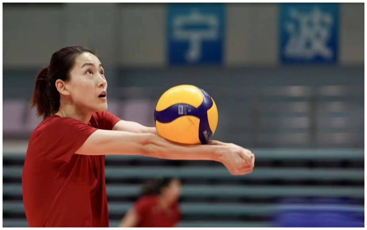 韦初伟退役,丁霞开始挑起领先,而此后,丁霞也在东京奥运会上以主二传