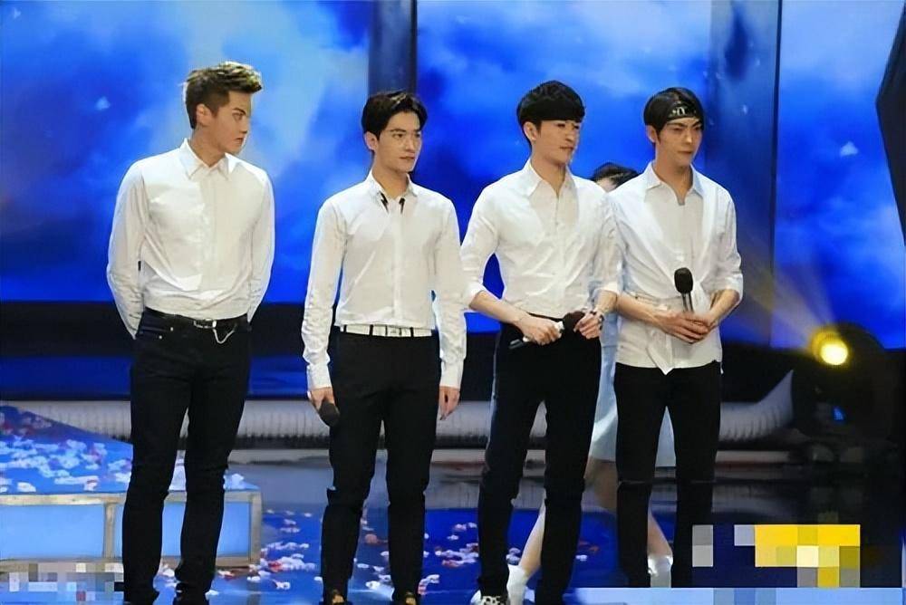 有人合照没赢过,有人合照没输过_杨洋_身材_魏大勋