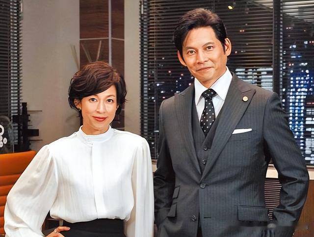 屹立演艺圈30余年,愈老愈帅,43岁与时尚巨头女儿结婚_东京爱情故事_金