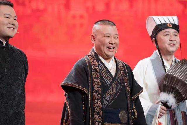 从被师兄弟嫌弃,到名满天下,天分不高的岳云鹏如今年薪比于谦高