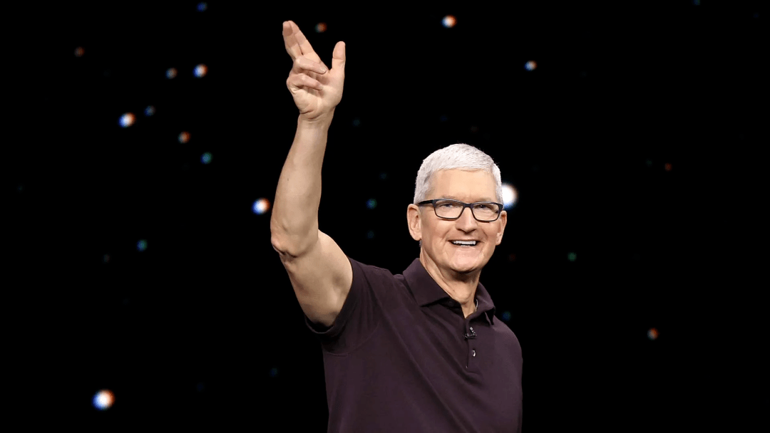 这样的ceo,也让人连带着觉得品牌也靠谱~图片为网友ps↑库克就被美国