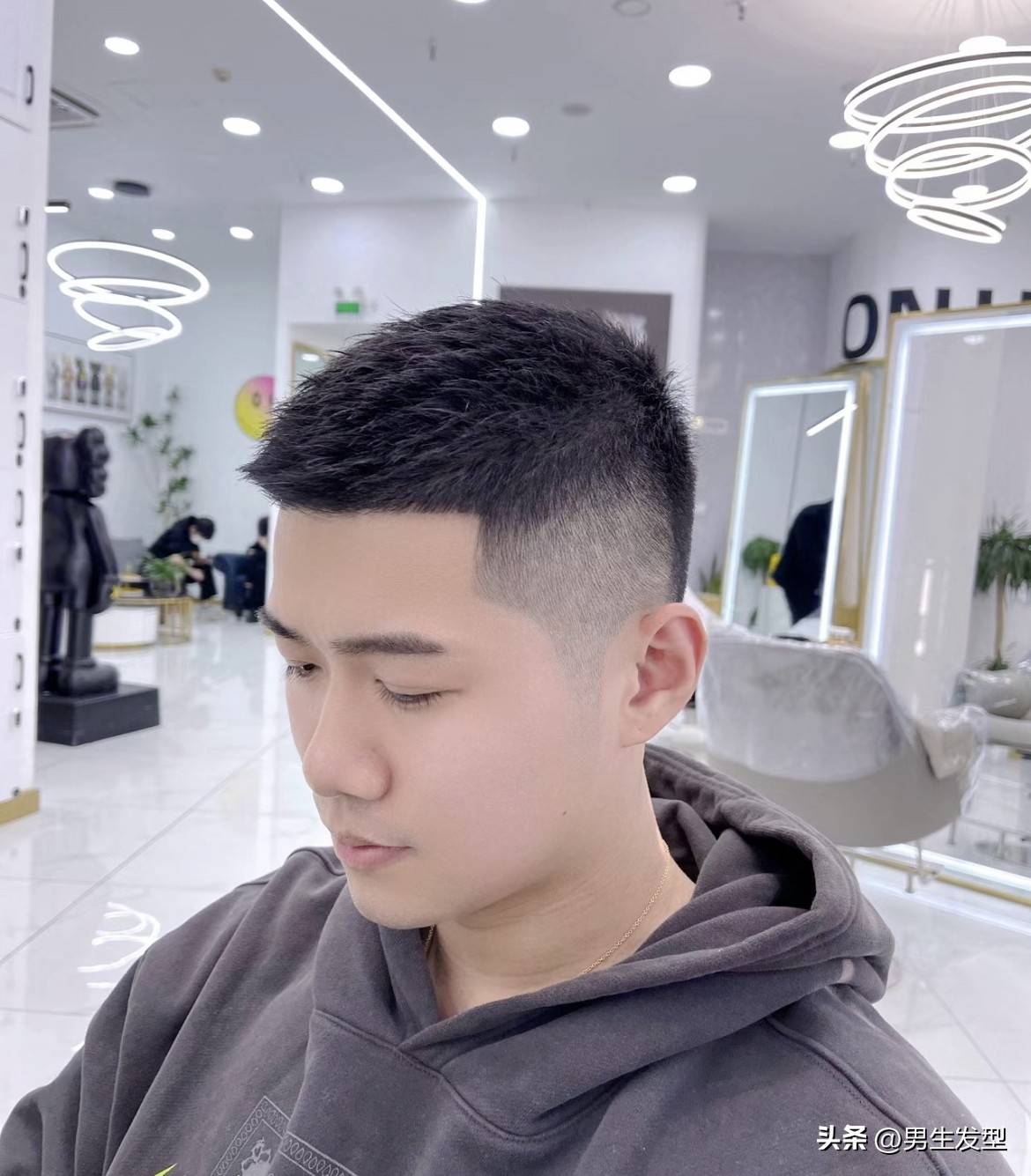 男生夏季换发型,建议试试这3款,清爽干净显帅气_头发_整体_时尚