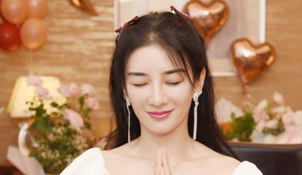 不忠诚家暴抢孩子,分手多年仍不放过,黄奕挑男人的眼光也太差了_电影