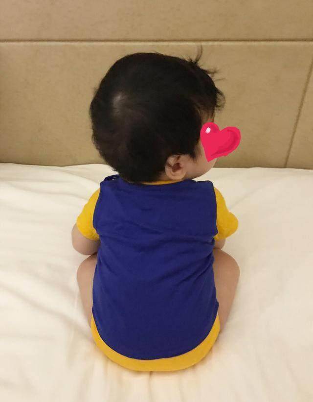 陈妍希晒照为儿子庆生,小星星头发密皮肤白,网友催她二胎生女儿_陈晓