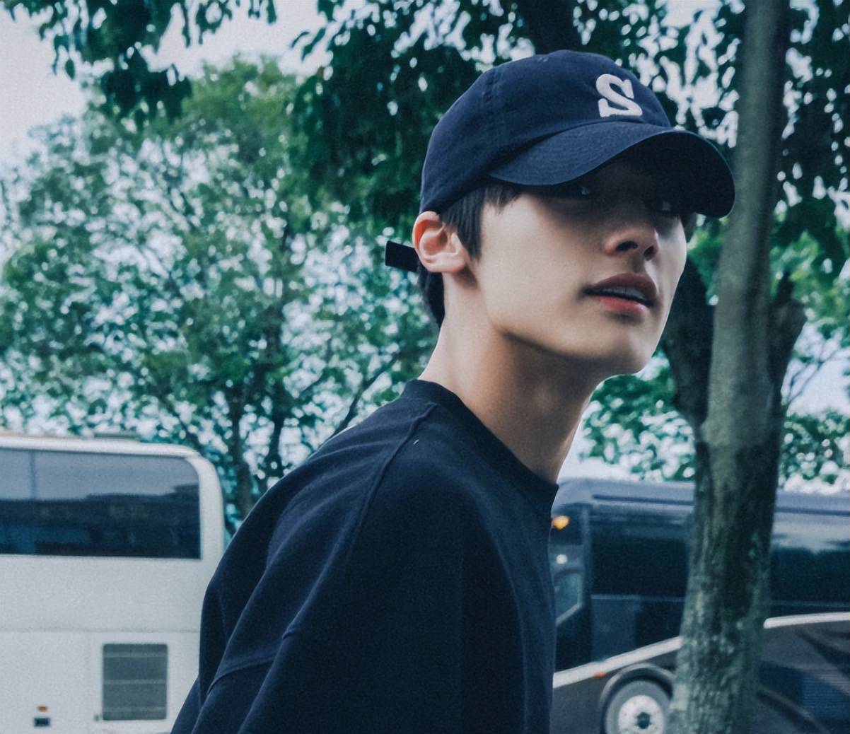 20岁男星涉嫌强奸未成年,在片场拍戏时被带走_储子_因为_下半身