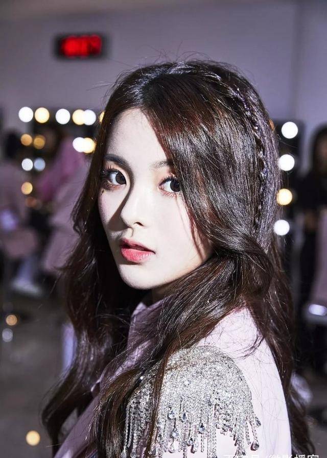 大镜头特写的101女孩,刘人语不输杨超越,sunnee反差萌表现最佳_气质