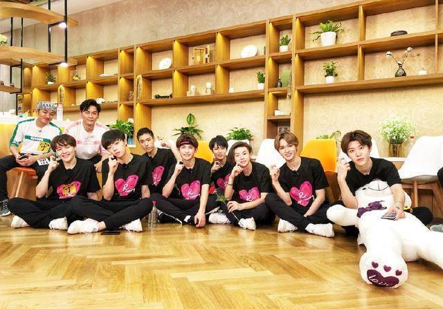 蔡徐坤的新综艺要和大家见面了,这次总算实现了ninepercent合体_舞台