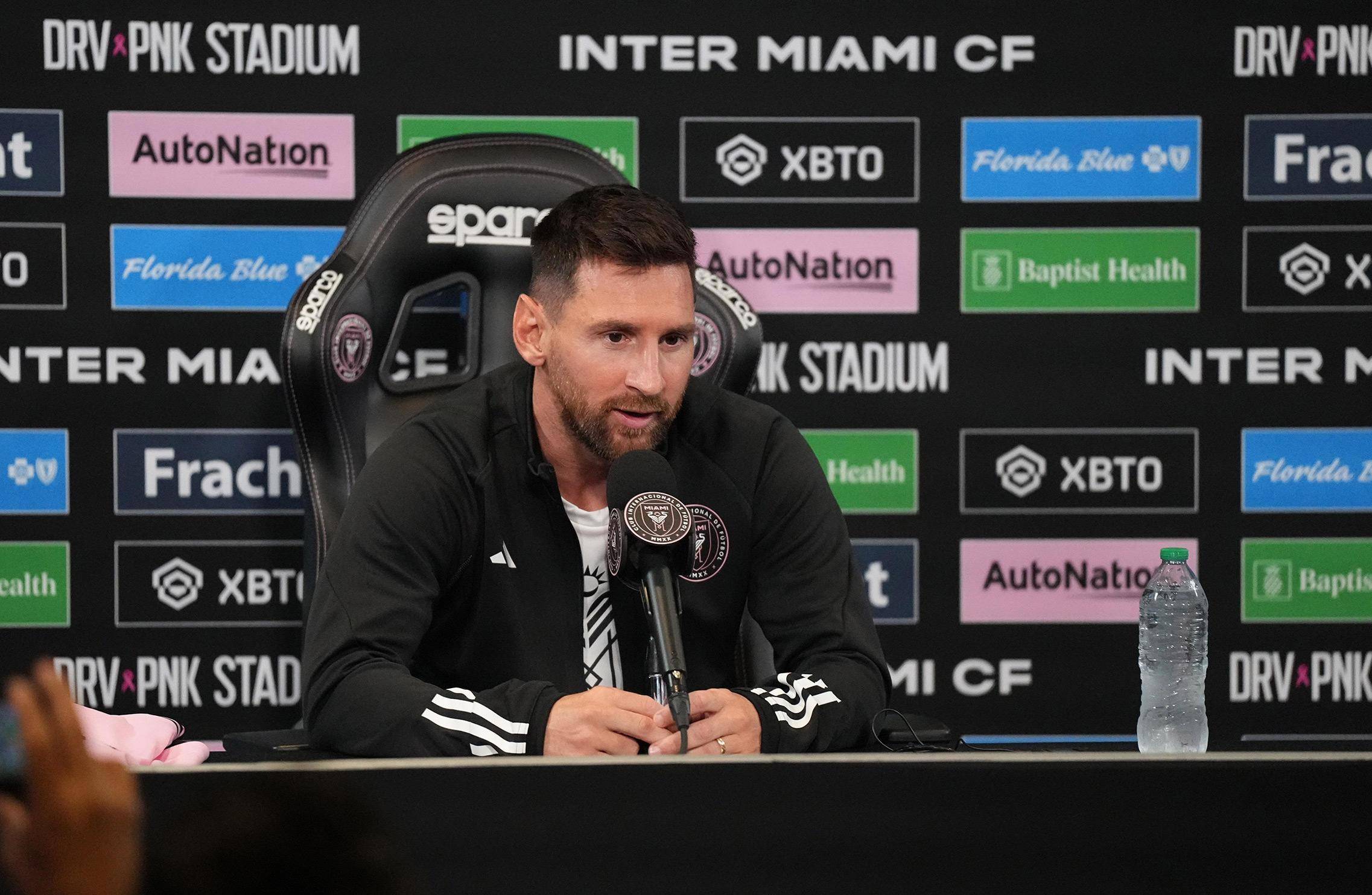 梅西发布会:金球奖并不重要 当初没想去巴黎_图片_网络_都会