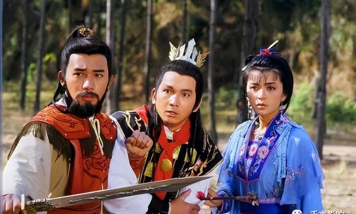 全剧分为《风尘三侠》,《瓦岗英雄》,《逐鹿中原》三部分.