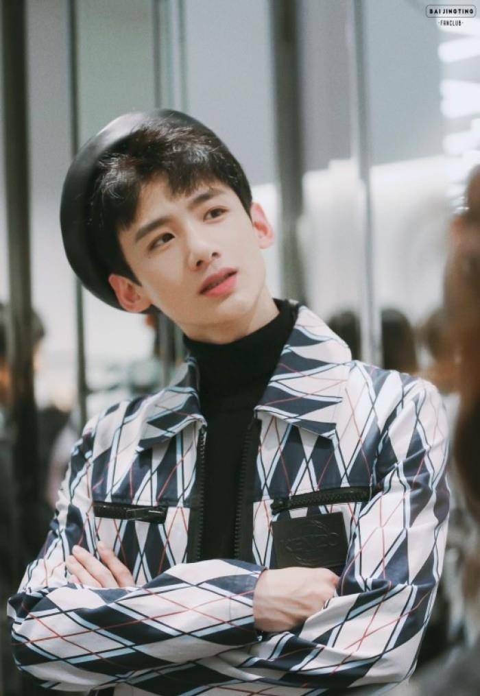 都说他健身过头了,可7年前这部剧里,他才是初恋男孩的代表_白敬亭