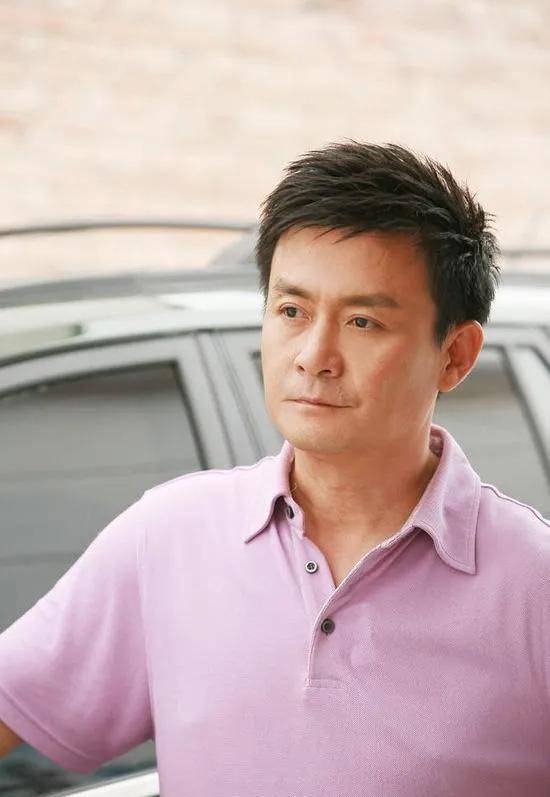 演员邢岷山:娶了恩师的女儿,带着家人拍戏