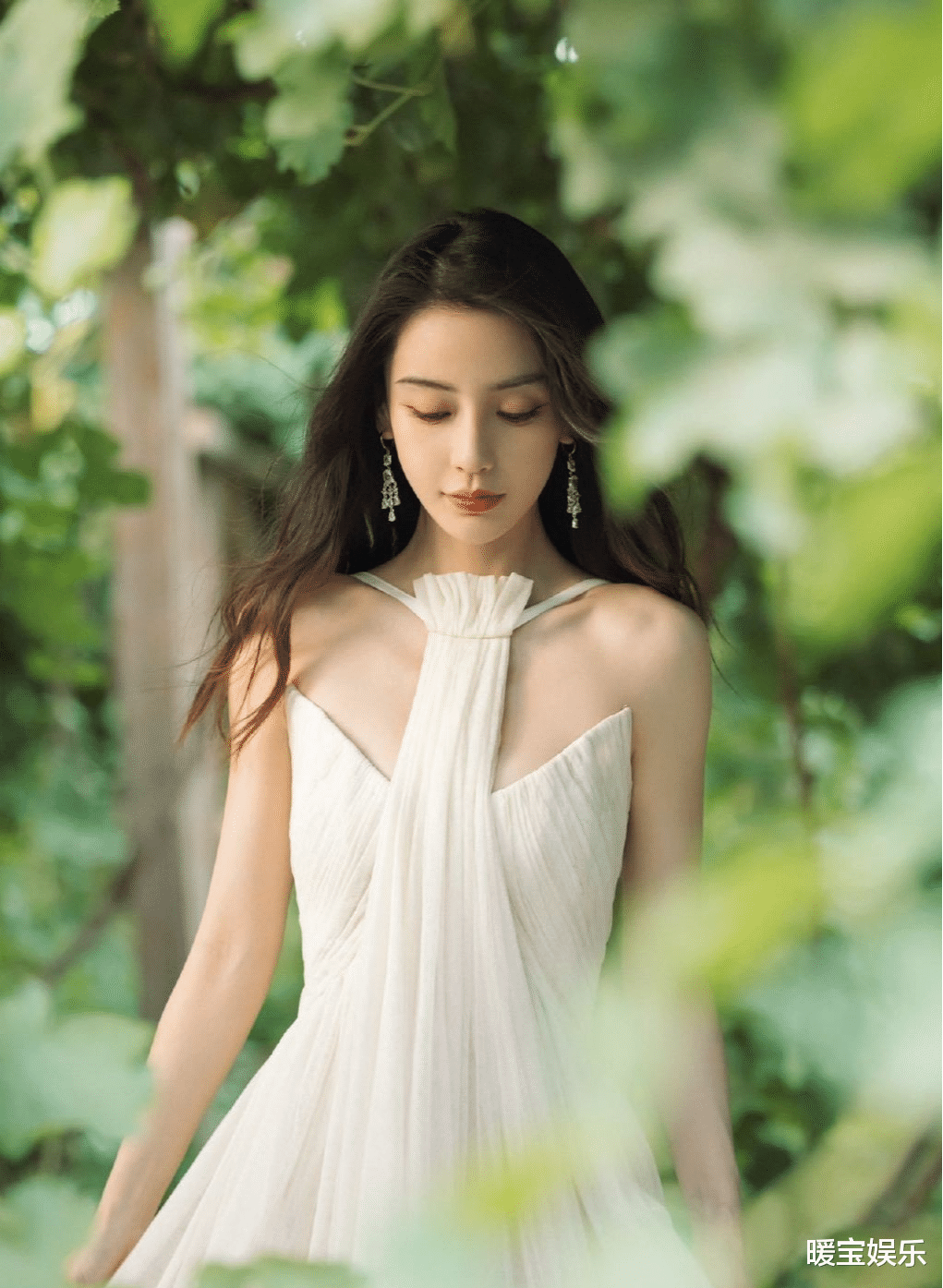 10年了angelababy盛世美颜都没塌,怎么还有那么多人质疑她整过容_演技