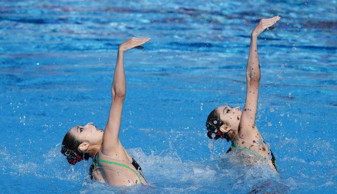 花样游泳姐妹花,因遭"潜规则"愤然退役,2018年复出后风采依旧_运动_蒋