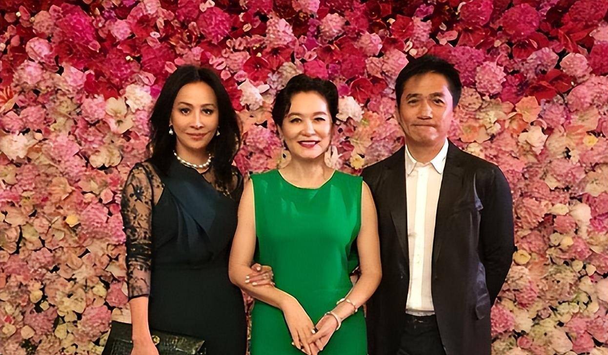 刘嘉玲与林青霞同框:高贵华丽与优雅从容的对比_时尚_着装_气质