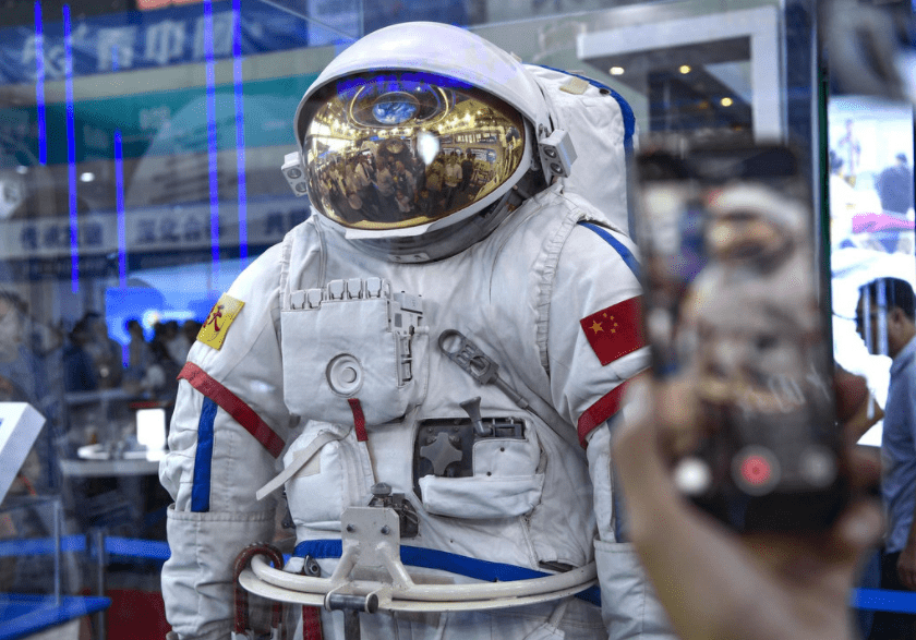 3000万元的舱外航天服无法回归地球?秘密背后隐藏着什么?