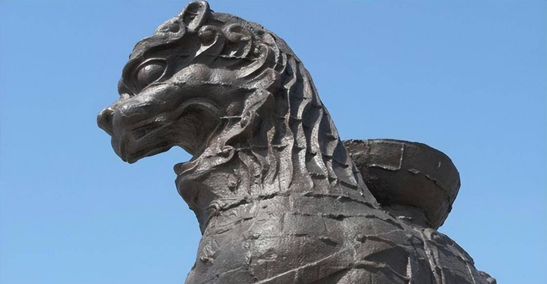 屹立千年不曾倒下,却因一次次的修复伤痕累累_铁狮_沧州_雄狮