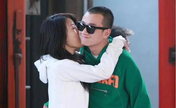 《都挺好》热播,还记得十年前反应房价的《蜗居》_张嘉译_李念_都市