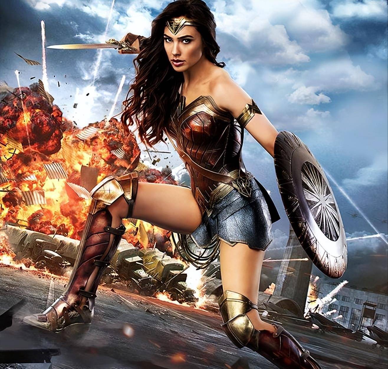 盖尔·加朵《神奇女侠》:女孩发觉拥有强大力量,开始拯救世界