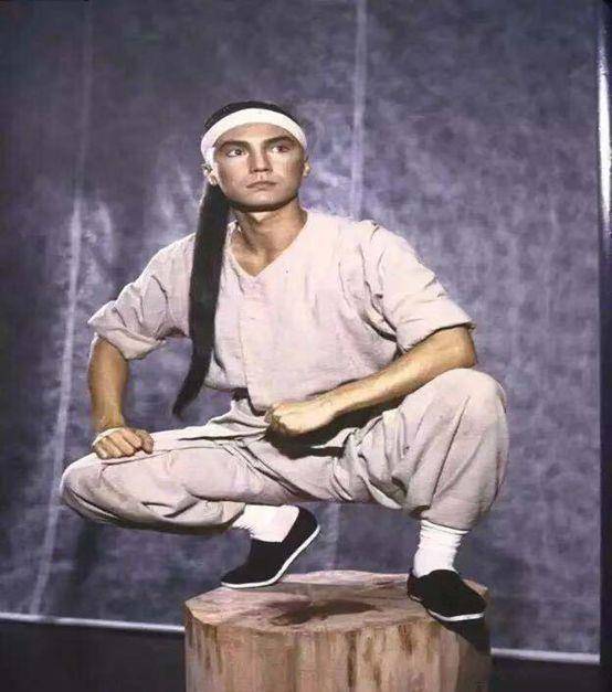 巅峰时演技国际封神,暮年归隐山林,他孤独一生却有颗赤子中国心_养母_