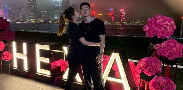 秀恩爱,晒与女篮美女吻照,夫妻携手赢得联赛总冠军_孟铎_刘格婷_赵睿