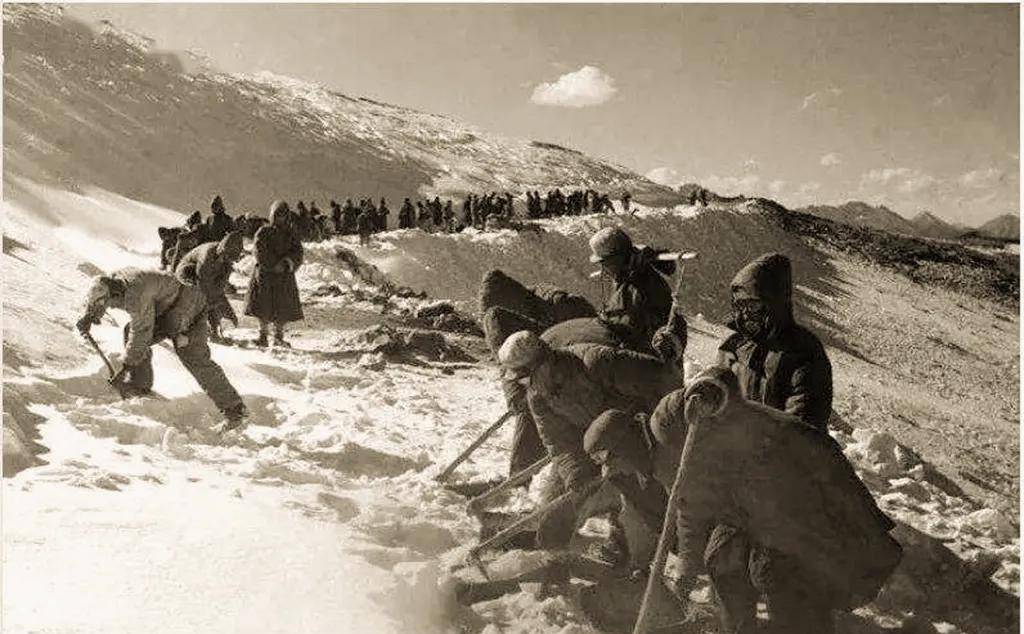 青藏公路之父慕生忠:7个月修好青藏公路,他是怎么做到的?