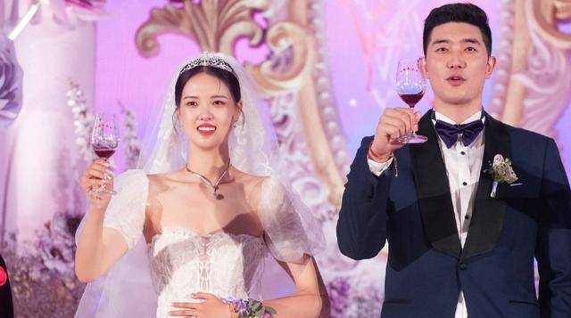 张常宁更新微博,晒与吴冠希合照!