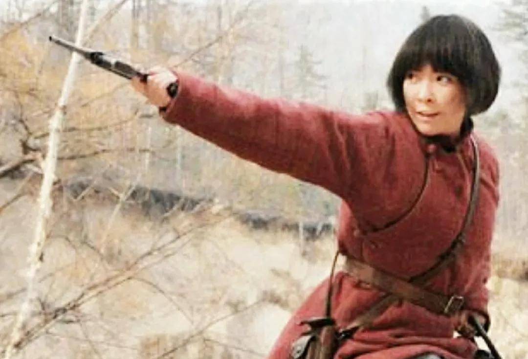 被人们亲切的称为"我们的女政委"