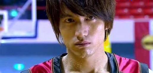2008年和罗志祥,吴尊等主演的《篮球火》,虽然剪短了一点,可是还是