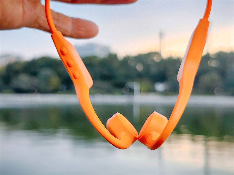 sanag塞那 B60S PRO骨传导耳机：能潜水支持mp3，才是运动达人最爱