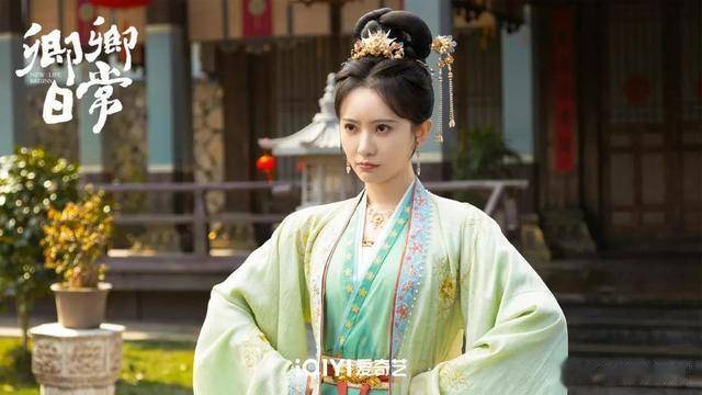 《爱情公寓》里的诺澜,相比之下,刘萌萌就只能在各大影视剧里演一些小