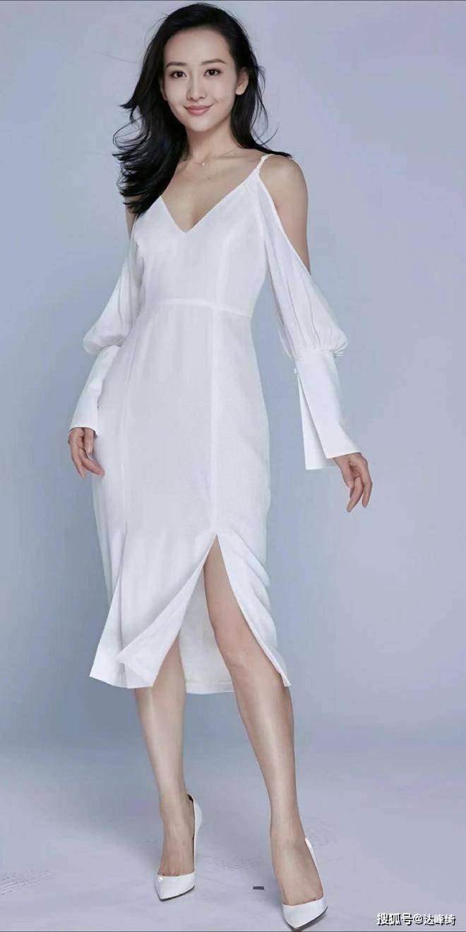 相继反差饰演《十字路口》中误入歧途吸毒成瘾的模特和《心戒》中的