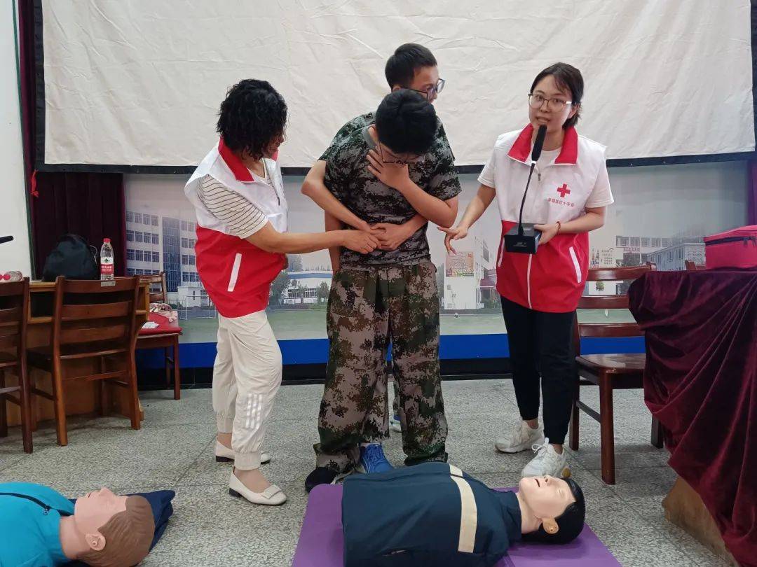蒋垛中学2023级高一新生军训系列报道(三)_应急_救护_培训