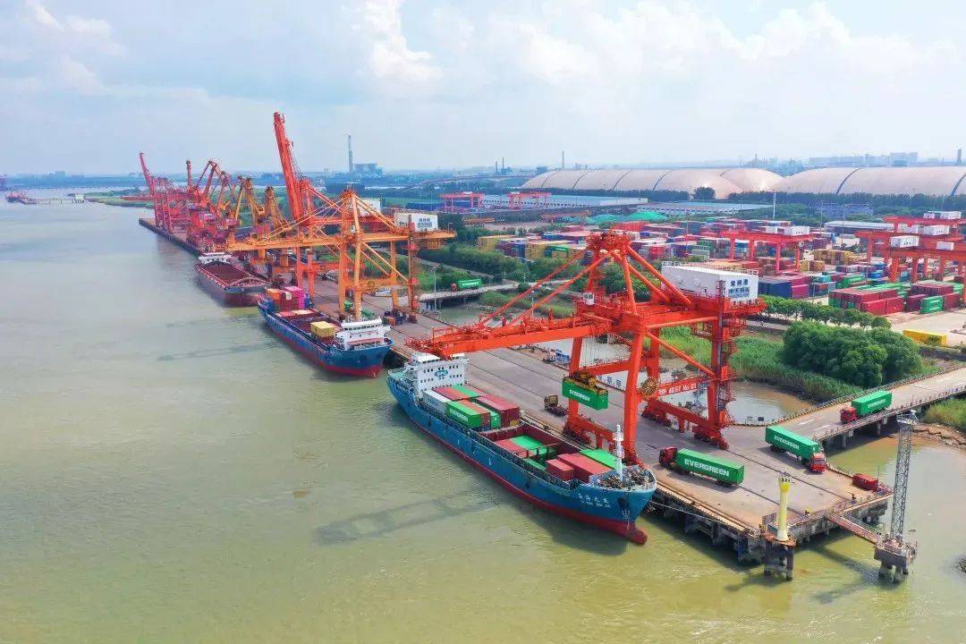 文章来源 | 常州日报8月21日下午5点常州录安洲码头首批399台比亚迪牌