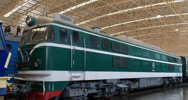 回顾亨舍尔ny67内燃机车:见证中国历史转折,08年退役报废_公司_大马力