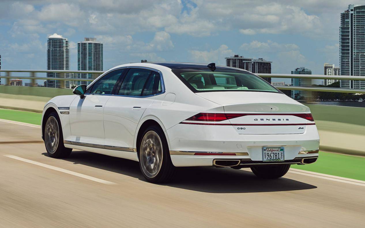 这应该是genesis品牌第三次入华了,最早叫劳恩斯,后来叫捷恩斯,现在叫