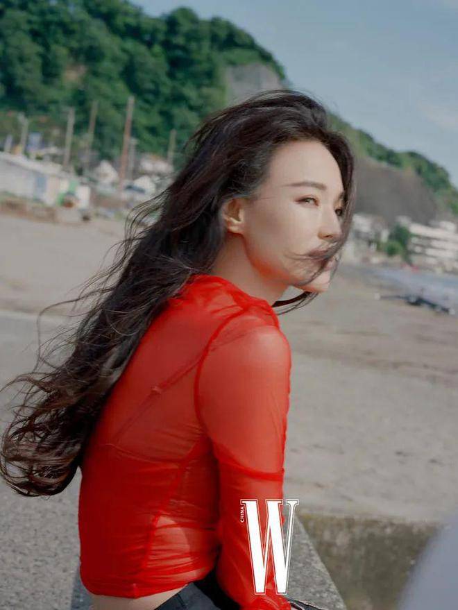 浪漫卷发的氛围感,张柏芝太懂了!_羊毛_造型_头发