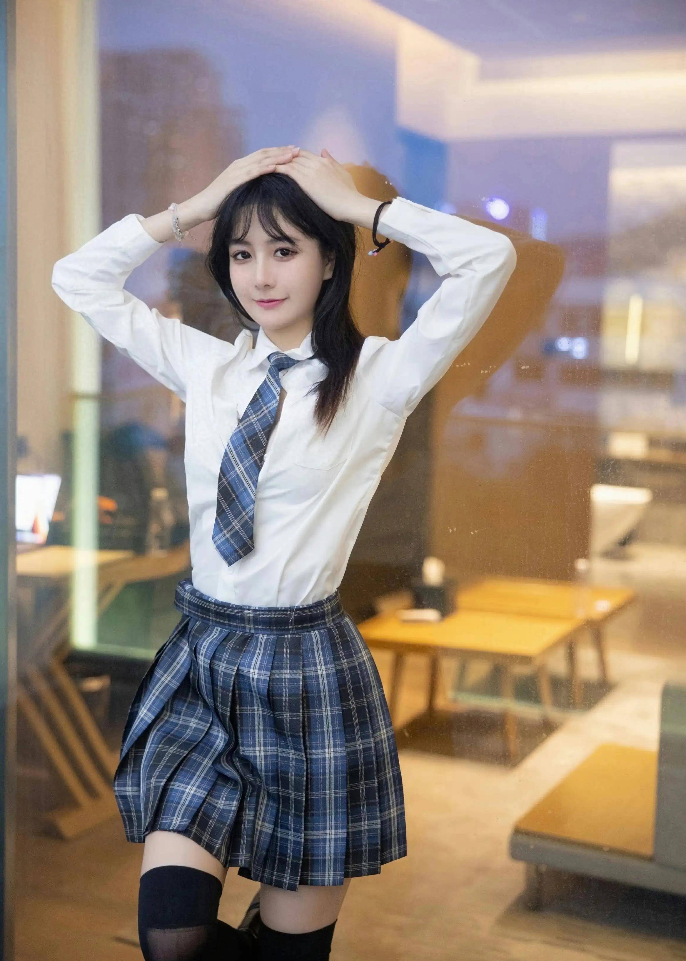 青春之光,时尚魅力,jk裙和小姐姐的赤诚之心_女子_肖像_阳光