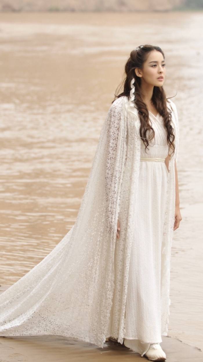 20岁出道,撬走刘亦菲"干爹","冯女郎"杨采钰一点也不简单_陈金飞_电影