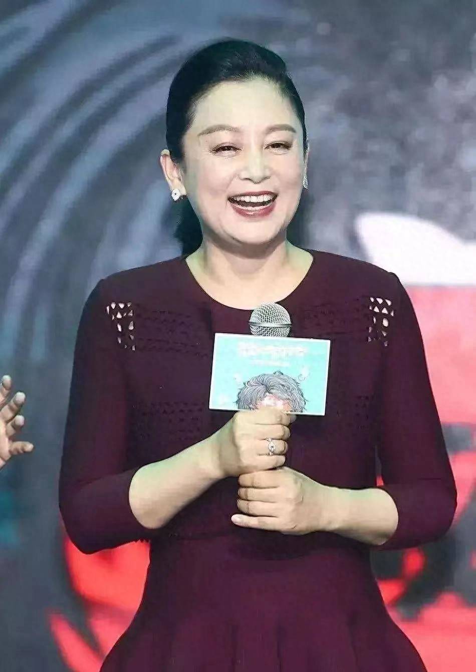 花无百日红,53岁的陈红居然老成了倪萍的样子_陈凯歌_时候_大儿子