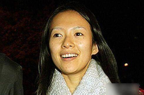 凤凰传奇的玲花素颜像换了个人盘点明星素颜照_周迅_组合_杨魏玲