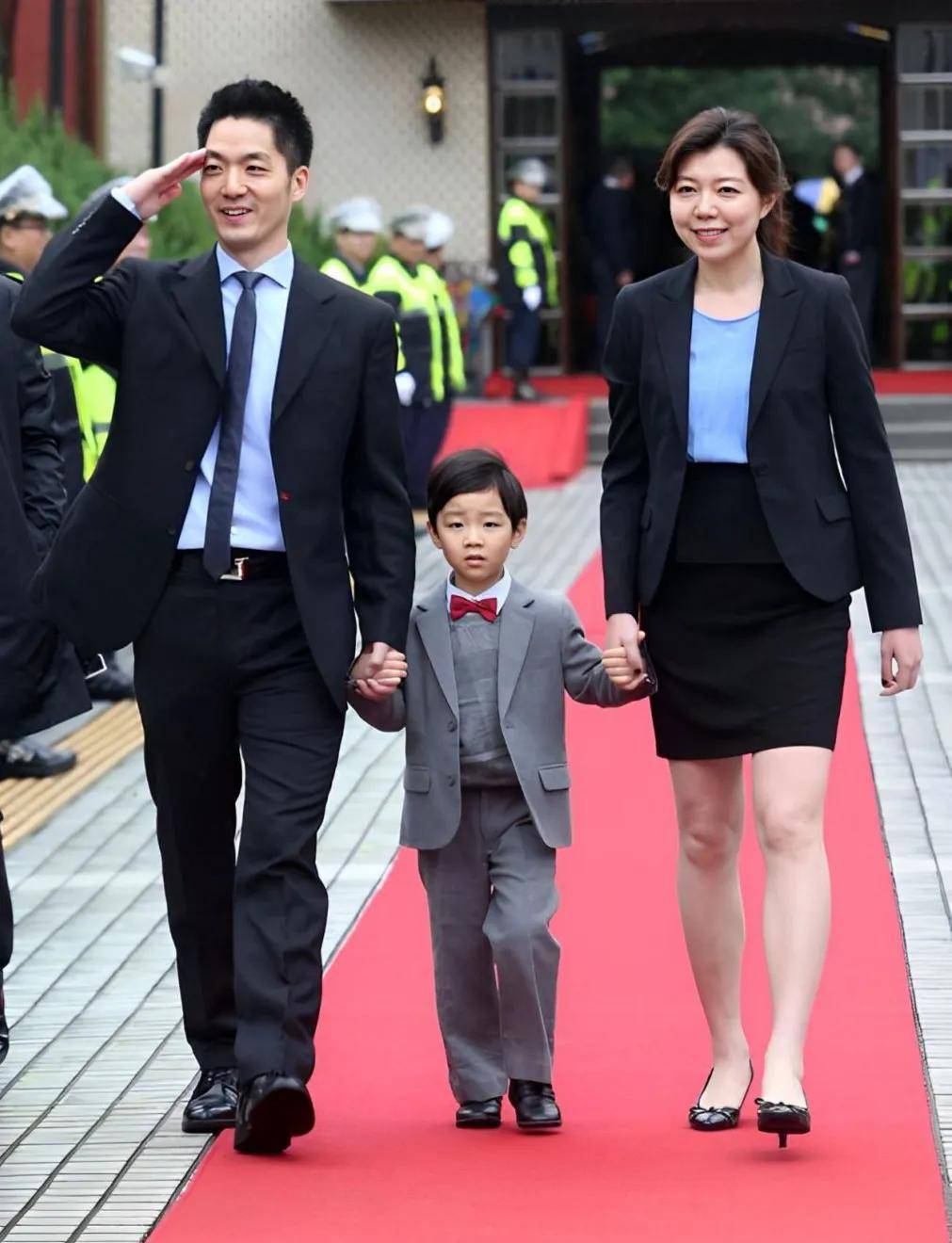 蒋万安和蒋友柏都是老蒋的曾孙,一个当市长,一个经