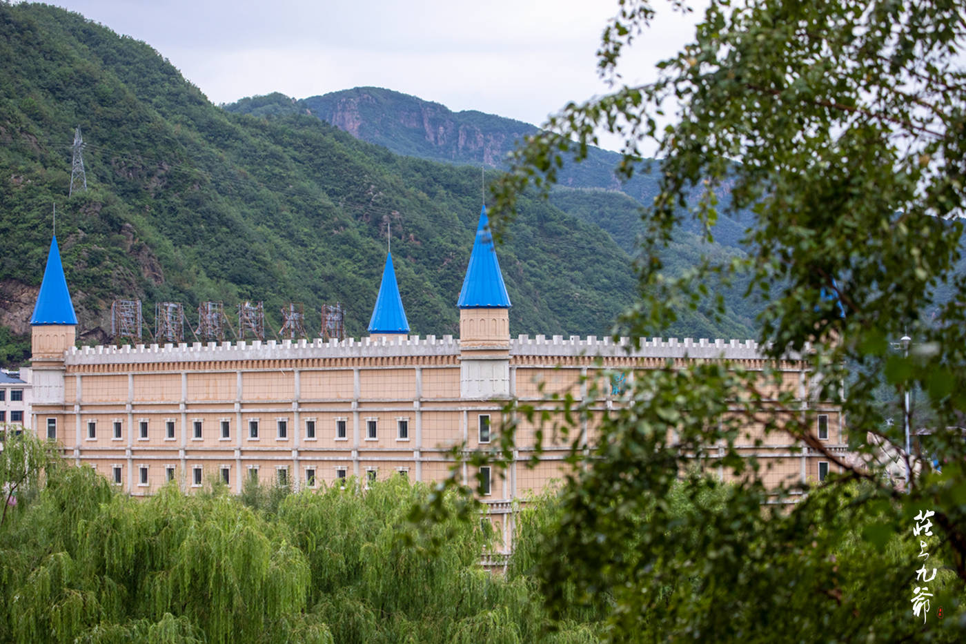 密林深处有一眼神秘的温泉 它的名字叫枫水湾_周边_薄雾_松林