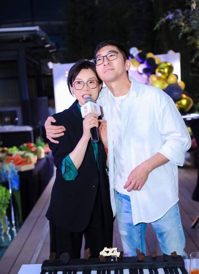 陈数为妈妈祝78岁大寿, 不见音乐家老公赵胤胤_李克立_母亲_黄石