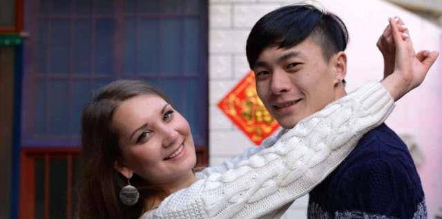 娜佳父母看女儿如此义无反顾,又被赵鹏的话所打动,只得点头同意了.