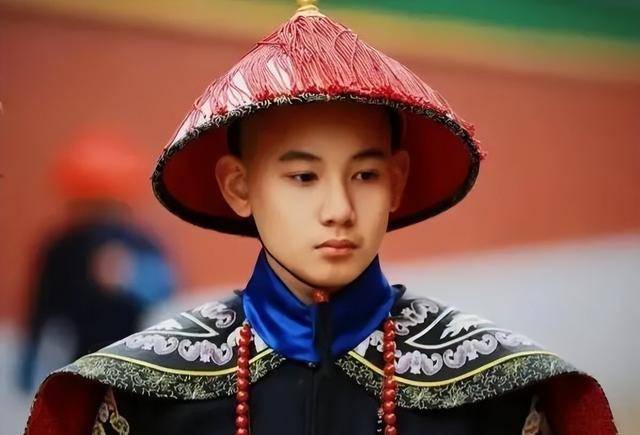 乾隆为什么要将年长的皇四子永珹过继给别人,而不选择其他儿子?